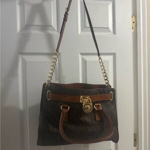 Michael Kors Tan and Gold Leather Bag WITH matching wallet. Barely used!